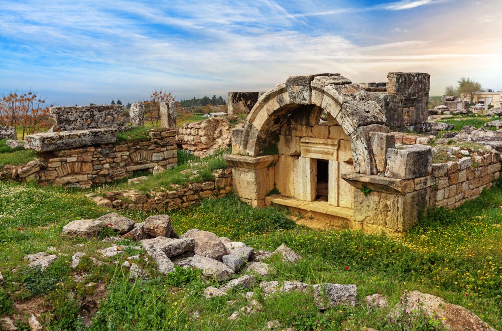 visit-pamukkale-homepage-necropolis