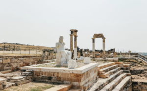 From Antalya/Kemer Pamukkale and Hierapolis Tour with Lunch 