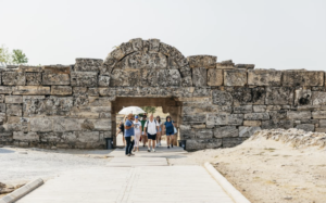 From Antalya/Kemer Pamukkale and Hierapolis Tour with Lunch 